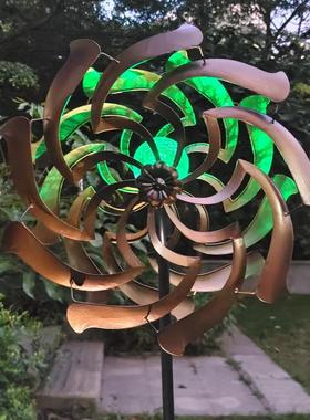 庭院景区热卖工艺品装饰摆拍道具六色变换彩色灯镖形铁艺金属风车