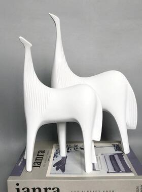 树脂工艺品对马摆件立式抽象动物马阁楼卧室办公室家居装饰品摆件