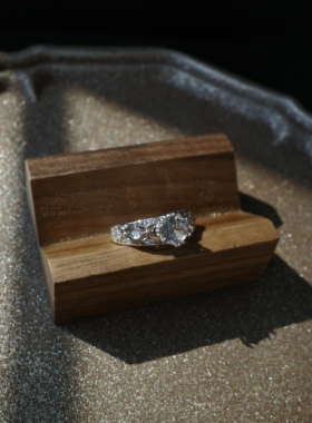 ZeroKo复古重工蕾丝锆石食指戒