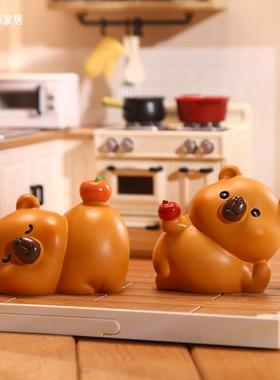 卡皮巴拉迷你摆件树脂工艺品办公室茶水间家居客厅装饰卡通可爱