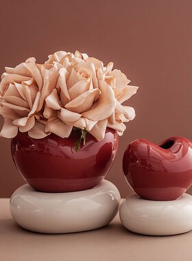 订婚摆件结婚场景布置装饰婚房客厅摆台喜庆红色爱心花瓶备婚用品