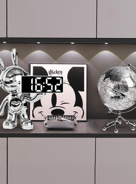 摆放式时钟暴力熊摆件客厅家居电视柜酒柜玄关装饰品台式闹钟智能