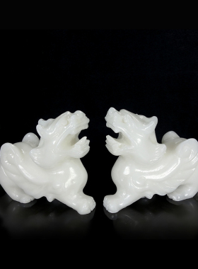 天汉白玉貔貅摆件动物一对客厅办公室桌面装饰玉石飞天皮丘摆件