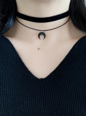 Sweet and cute black acrylic Moon Crescent pendant velvet st