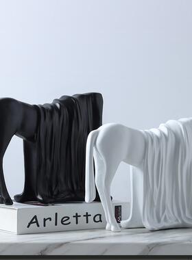 现极简轻奢树脂无头马披布马动间物马象马摆无件家居样板装抽代饰