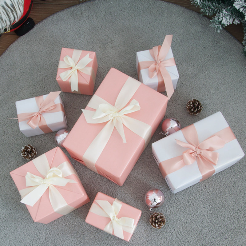 元旦新年装饰品粉色礼盒组摆件春节商场橱窗货架活动场景布置,淘宝优惠券,粉丝福利购,淘宝优惠卷