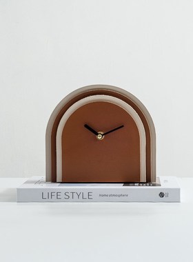 创意皮革层叠时钟摆件客厅酒柜电视柜装饰品样板间卧室床头柜座钟