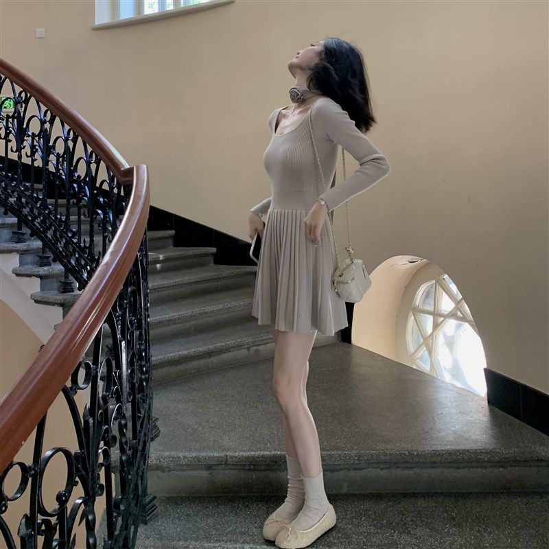 YYW汪澜的妹妹 法式早茶 灰色圆领收腰气质针织连衣裙(赠颈饰),淘宝优惠券,粉丝福利购,淘宝优惠卷