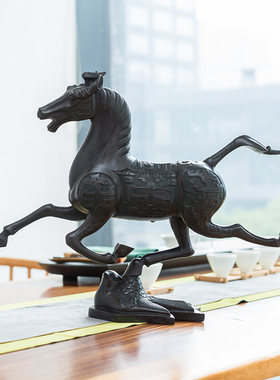 马踏飞燕摆件铜马纯手工艺品客厅办公桌招马到成功铜奔马摆设财