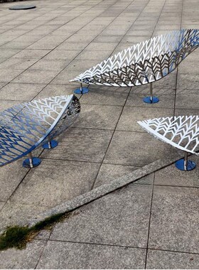 大型不锈钢镂空树叶雕塑摆件售楼处户外园林水池草坪创意艺术装饰