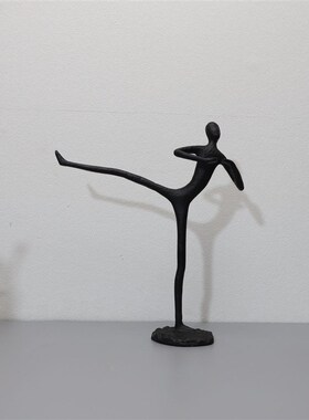 北欧极简轻奢黑色金属人物摆件样板房家居玄关客厅工艺品摆件