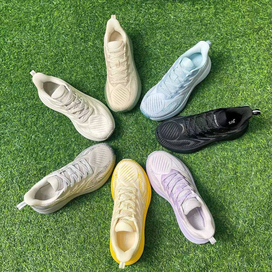 JUSTBOOM灵动轻跑鞋 透气防滑