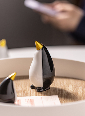 可爱陶瓷小企鹅动物茶宠小摆件创意家居客厅酒柜房办公室桌面装饰