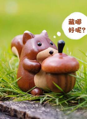 可爱松鼠桌面实木摆件创意磁吸礼品家居装饰品办公室桌面节日礼物