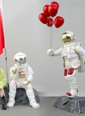 玻璃纤维坐姿太空人模型太空人大摆件主题造景装饰展厅航天科技雕