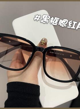 2026新款白色太阳眼镜女海边高级感白框方形抗UV偏光近视太阳眼镜
