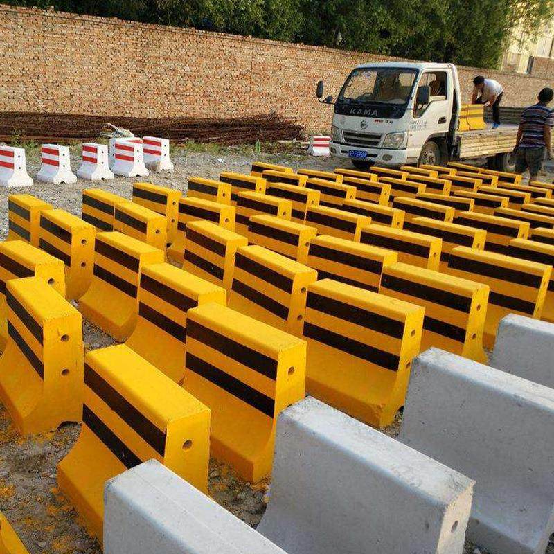 水泥隔离墩围挡基座基础块停车场防撞高速分流警示广场路障现货,淘宝优惠券,粉丝福利购,淘宝优惠卷