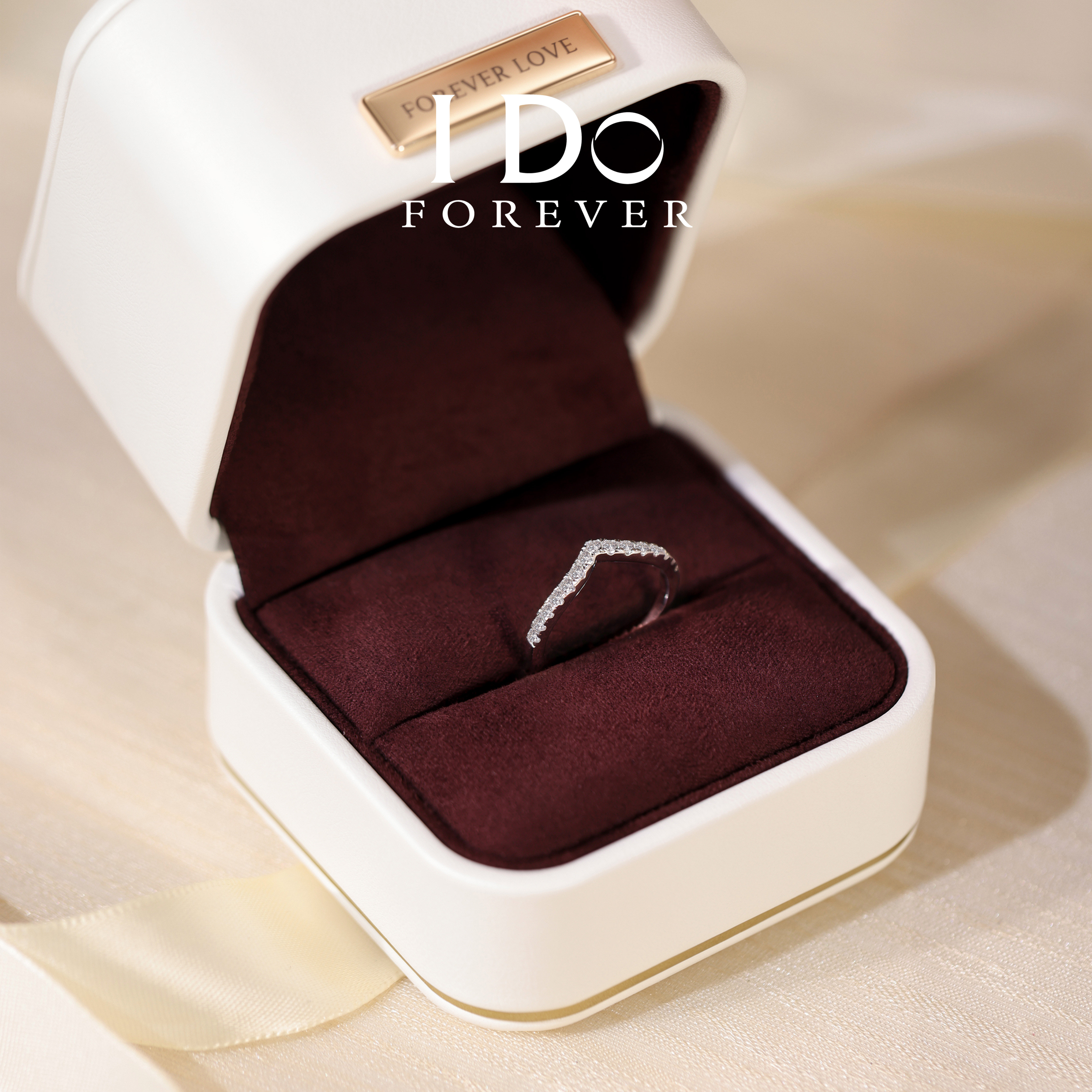 IDO Forever V-shaped row of diamond cultured diamond ring
