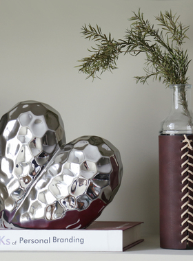 银色爱心陶瓷锤纹摆件艺术氛围感客厅电视柜轻奢高级家居软装饰品