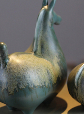 景德镇陶瓷唐马摆件客厅电视柜博古架软装饰品新中式家居书房摆设