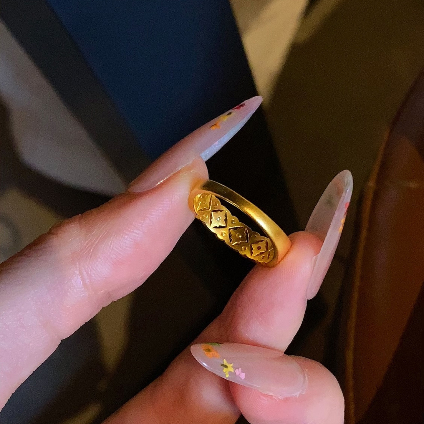 Queyunlai gold dot diamond ring 999 solid gold women's ring French retro rhombus ring fashion light luxury high-end