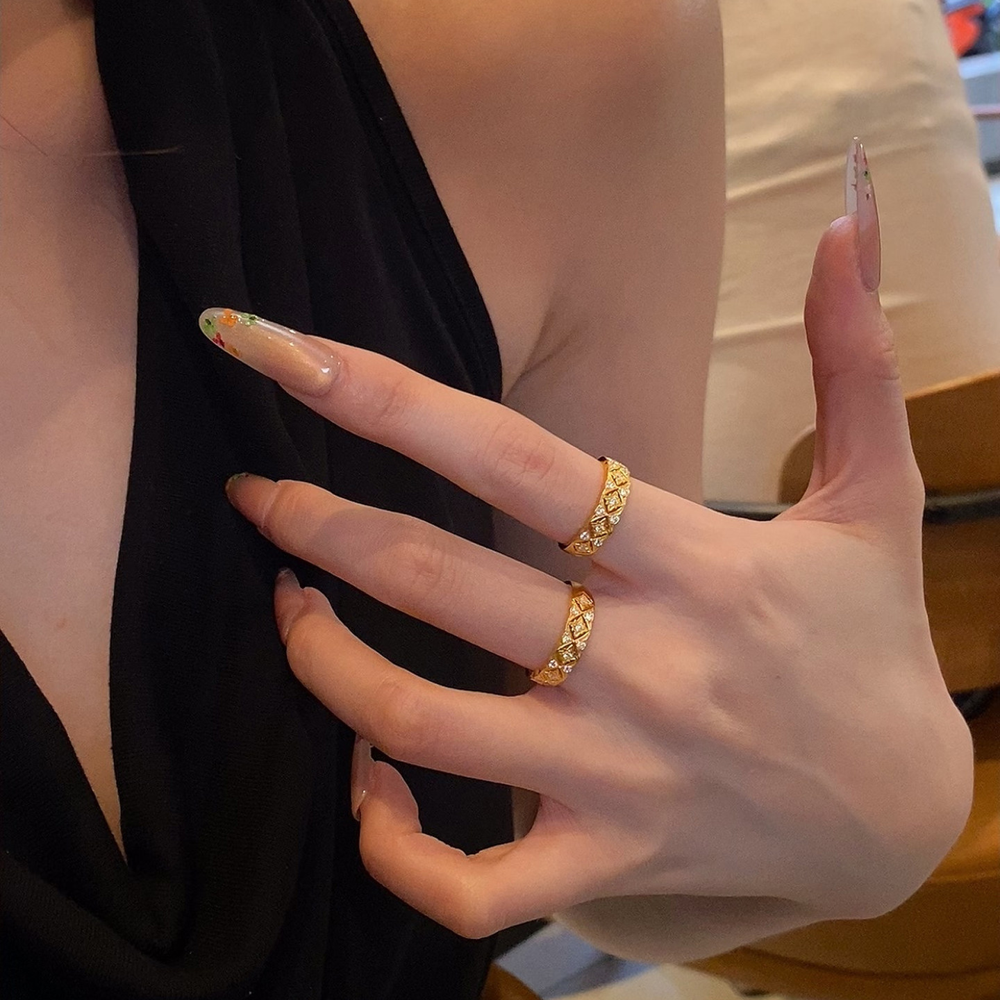 Queyunlai gold dot diamond ring 999 solid gold women's ring French retro rhombus ring fashion light luxury high-end