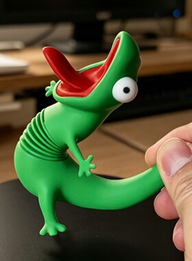 【听说他很火】3d打印绿色弹簧小蜥蜴办公室上班搭子解压摆件玩偶