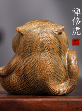 天然绿檀木雕禅修虎创意文玩手把件工位装饰品桌面止怒不生气摆件