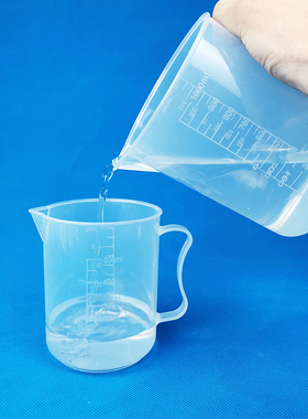 PP塑料量杯 烧杯500ml带柄 刻度量杯250-500-1000-2000-5000ml