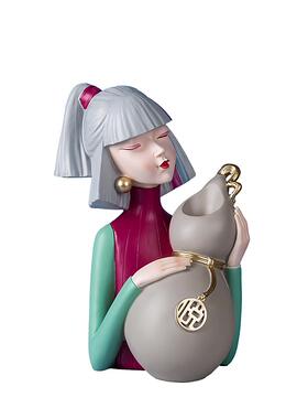 美妆女孩捧花插摆件北欧轻奢客厅电视柜酒柜玄关花瓶收纳托盘摆设