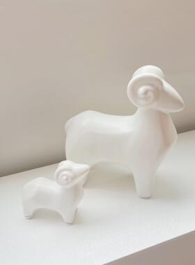 三羊开泰创意陶瓷生肖羊摆件化解吉祥物高级感家居客厅玄关工艺品