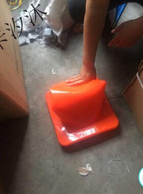 三角路障桩三角锥圆锥桶雪糕筒路障70cm橡胶PVC塑料交通反光路锥
