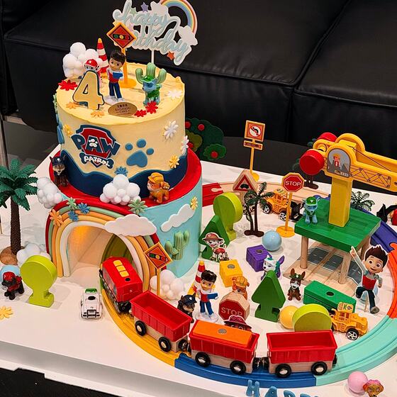 Internet celebrity dog team track train cake decoration cave tunnel engineering vehicle birthday baking decoration accessories