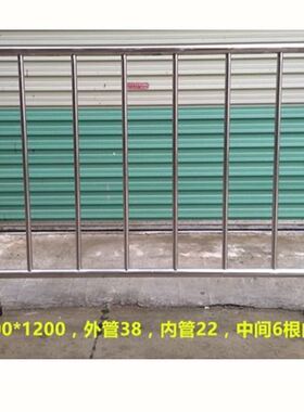 可定制金属带板可定logo双面印字地铁护栏优质围栏超市医院隔离栏