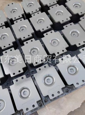 AZ9725520683橡胶支座总成重汽卡车配件10层后钢板橡胶座缓冲胶垫