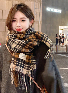 OVANCY高级感围巾女冬季2025新款仿羊绒格子披肩复古绿色保暖围脖