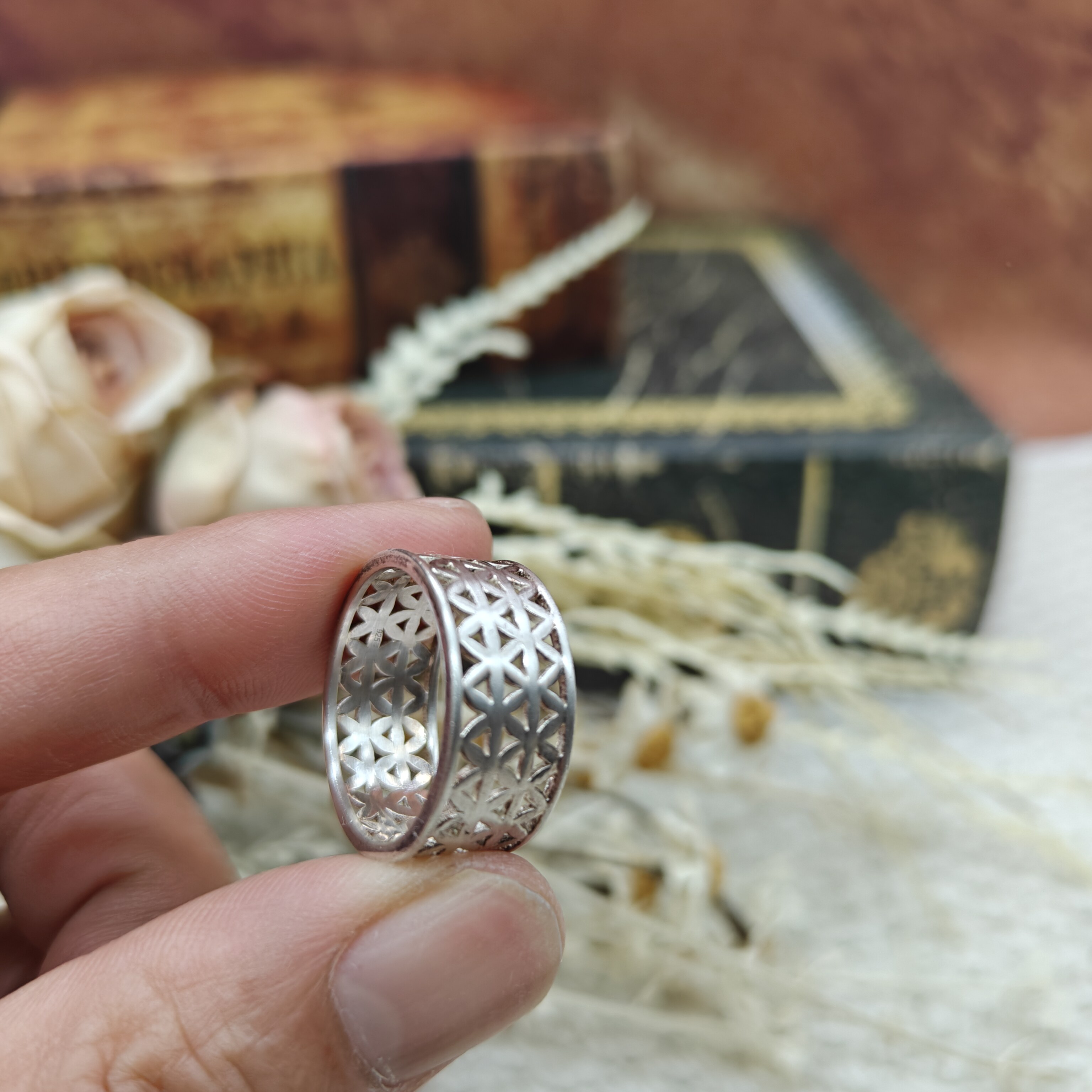 Vintage Middle Ages European Return 925 Silver Hollow Carved Ring No. 19