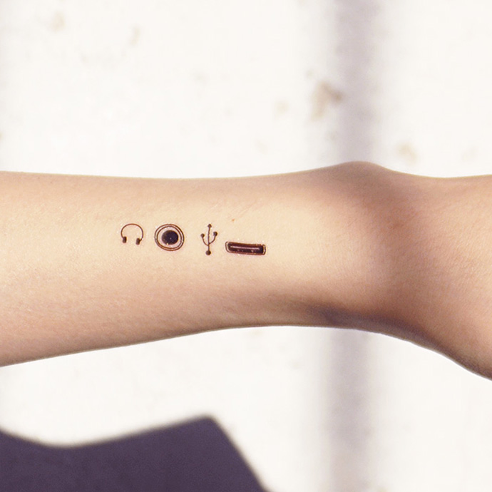 【PATOO怕痛】原创防水纹身贴 耳机孔和USB 黑白个性创意礼物手腕 - 图1