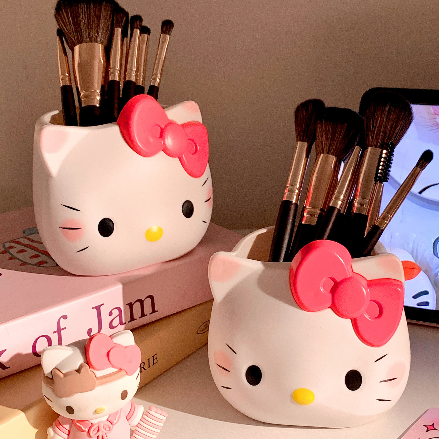 可爱KT猫化妆刷收纳筒桌面文具笔筒多功能化妆品收纳盒置物架摆件,淘宝优惠券,粉丝福利购,淘宝优惠卷
