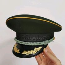 The olive green big hat hat with a big hat.