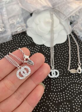 实拍香家经典双C满钻水钻项链女高品质香奶奶经典款时尚锁骨链厂