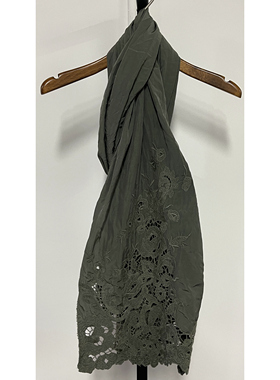 【言姐好物】设计师款 秋冬新品  绣花围巾 6145