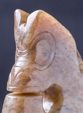 玉猪龙挂件黄白河磨玉籽料