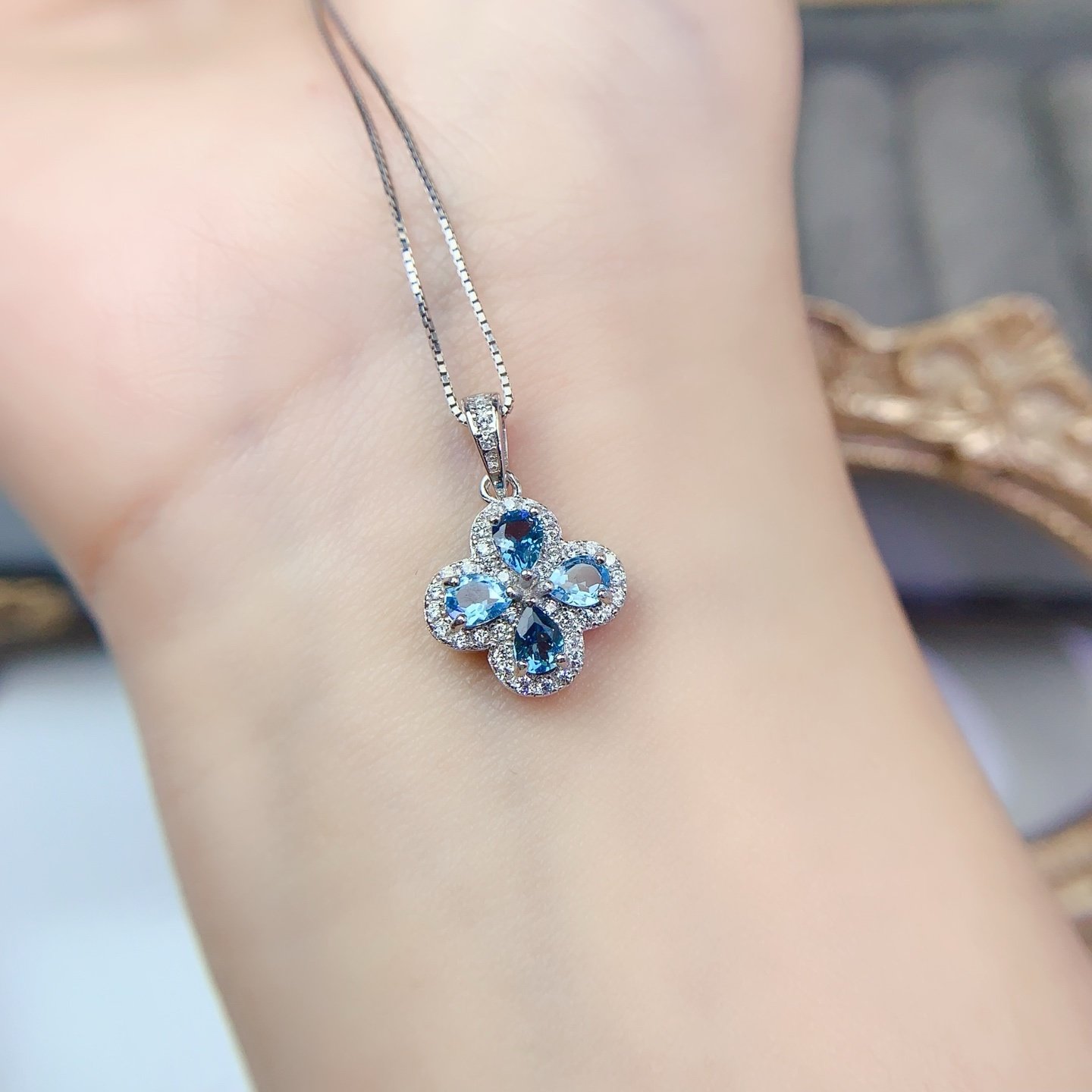 新款925银四叶草吊坠3x4mm托帕石百搭时尚轻奢女复古精致可选空托,淘宝优惠券,粉丝福利购,淘宝优惠卷