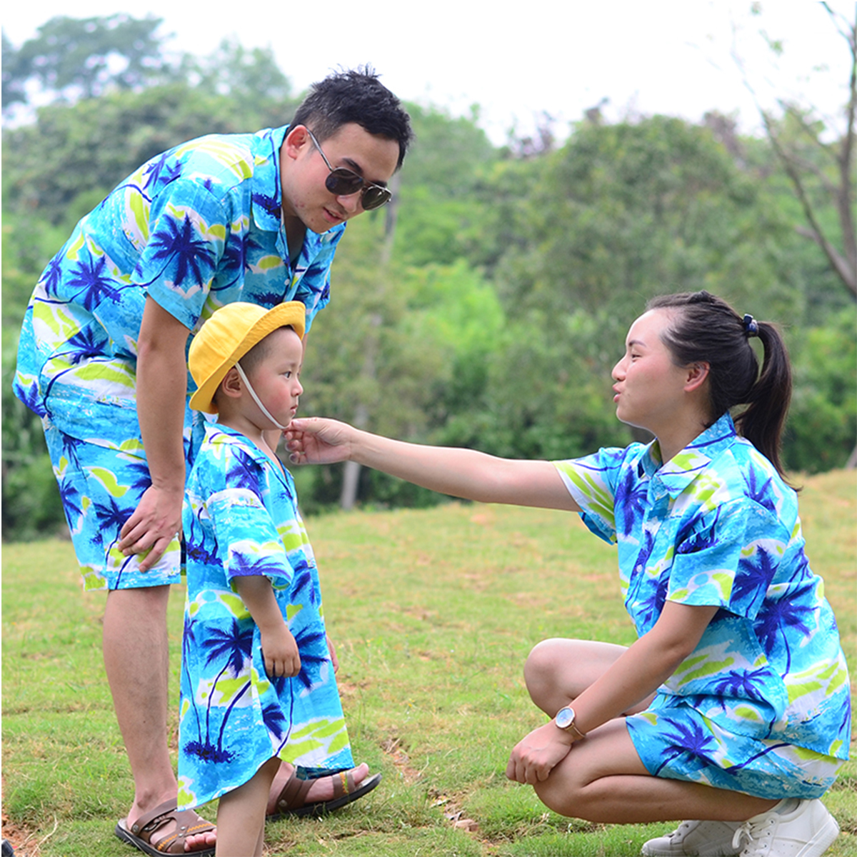 海南岛服沙滩服三亚旅游男女短袖印花衬衫夏威夷休闲情侣亲子套装 - 图1