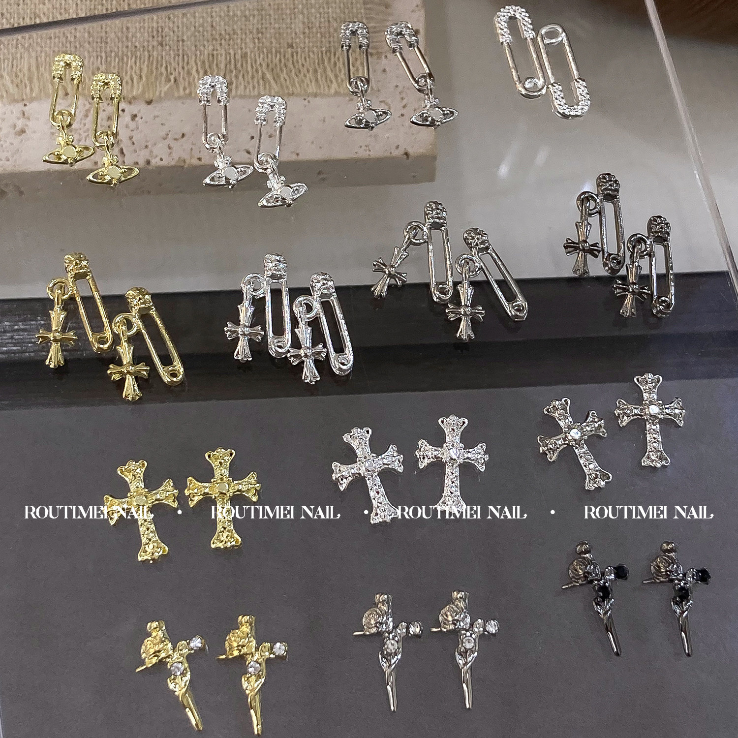 美甲饰品新款十字架高级百搭款式复古别针西太后网红爆款指甲饰品,淘宝优惠券,粉丝福利购,淘宝优惠卷