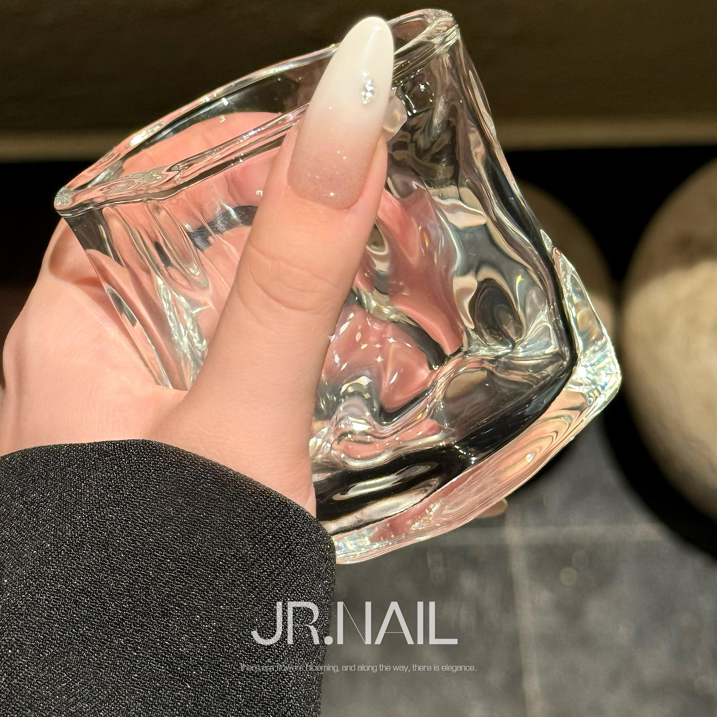 【月纱】纯手工穿戴甲裸色渐变乳白爆闪镶钻结婚2025新款高级轻奢,淘宝优惠券,粉丝福利购,淘宝优惠卷