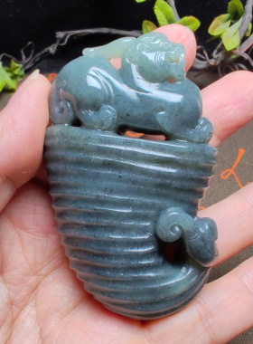 新疆和田玉青花墨玉仿古凤貔貅手把件苏工精品男女国风招财进宝