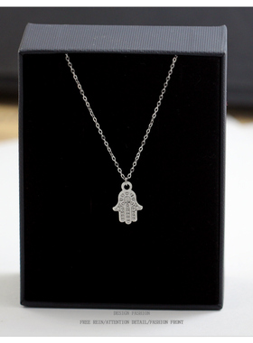 幸运手掌项链女款2024新款爆款钛钢银色饰项链轻奢小众锁骨链配饰