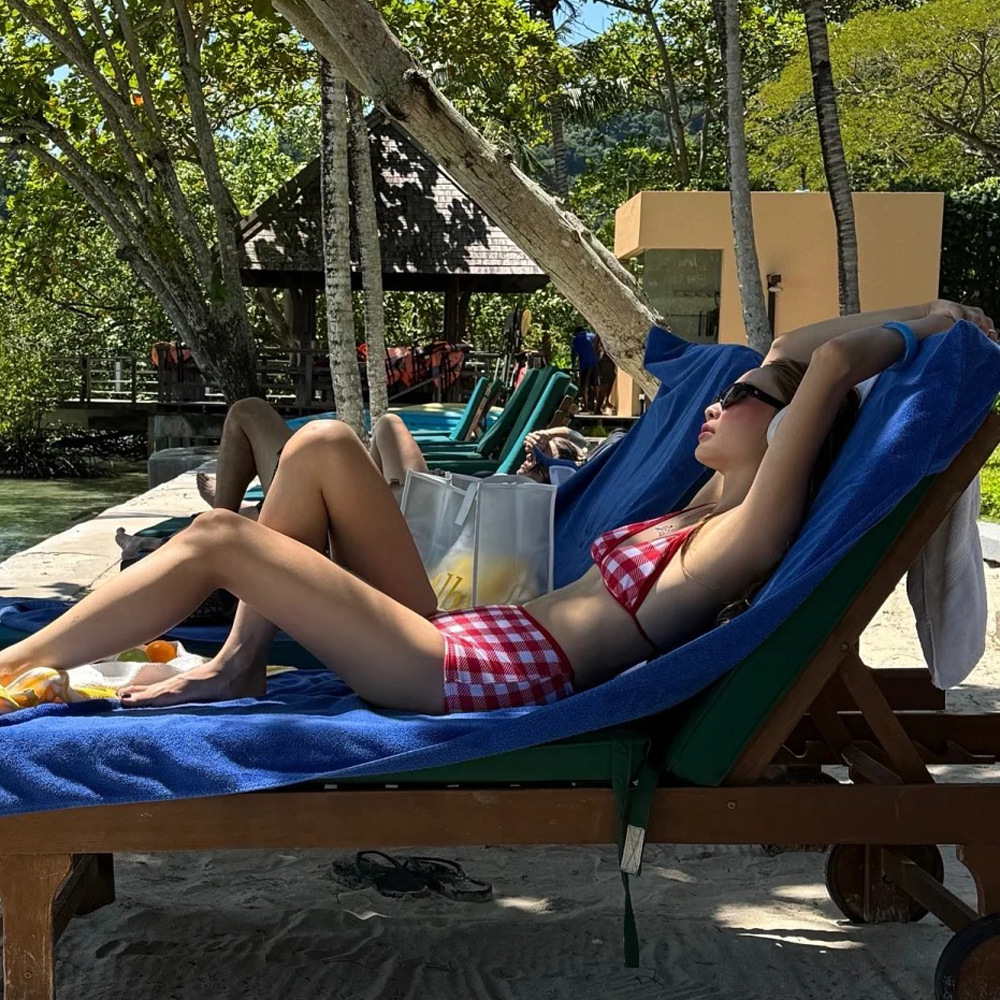 2026韩国风泳衣女性感红色格子分体两件套泳装高腰底裤度假比基尼 - 图2